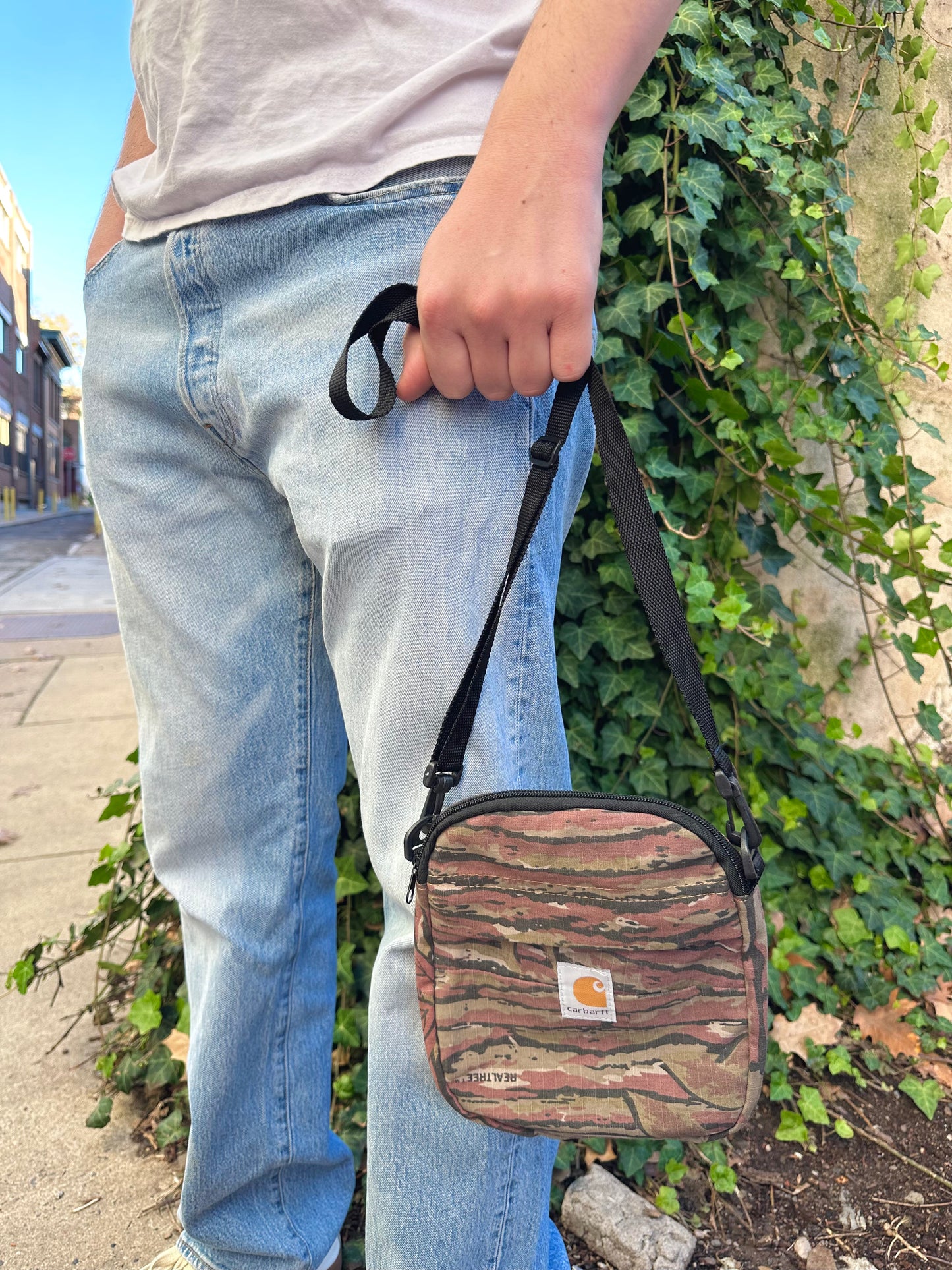Oval Realtree Stripe Camo Crossbody Bag