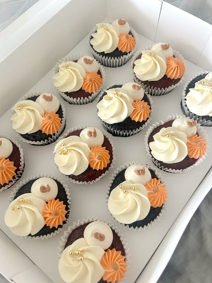 9/19 GILMORE GIRLS WEEKEND (SAT CUPCAKE DECORATING WORKSHOP)