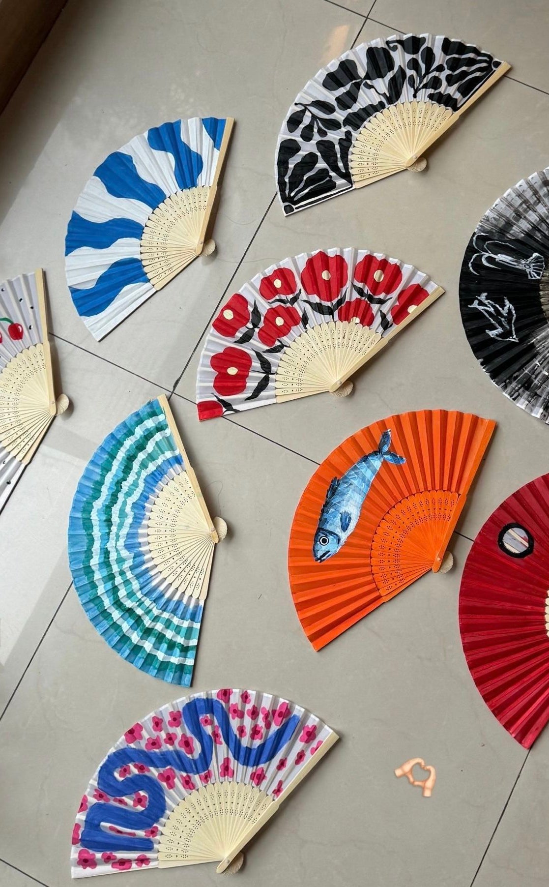 2/19 FAN DECORATING WORKSHOP