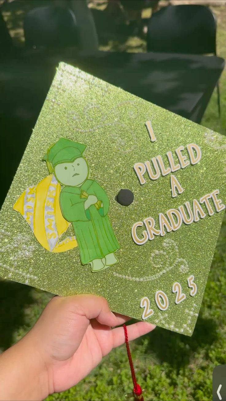 4/18 JUNK JOURNALING/ GRAD CAP DECORATING WORKSHOP