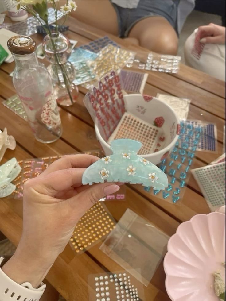9/22 BEDAZZLE CLAW CLIPS WORKSHOP