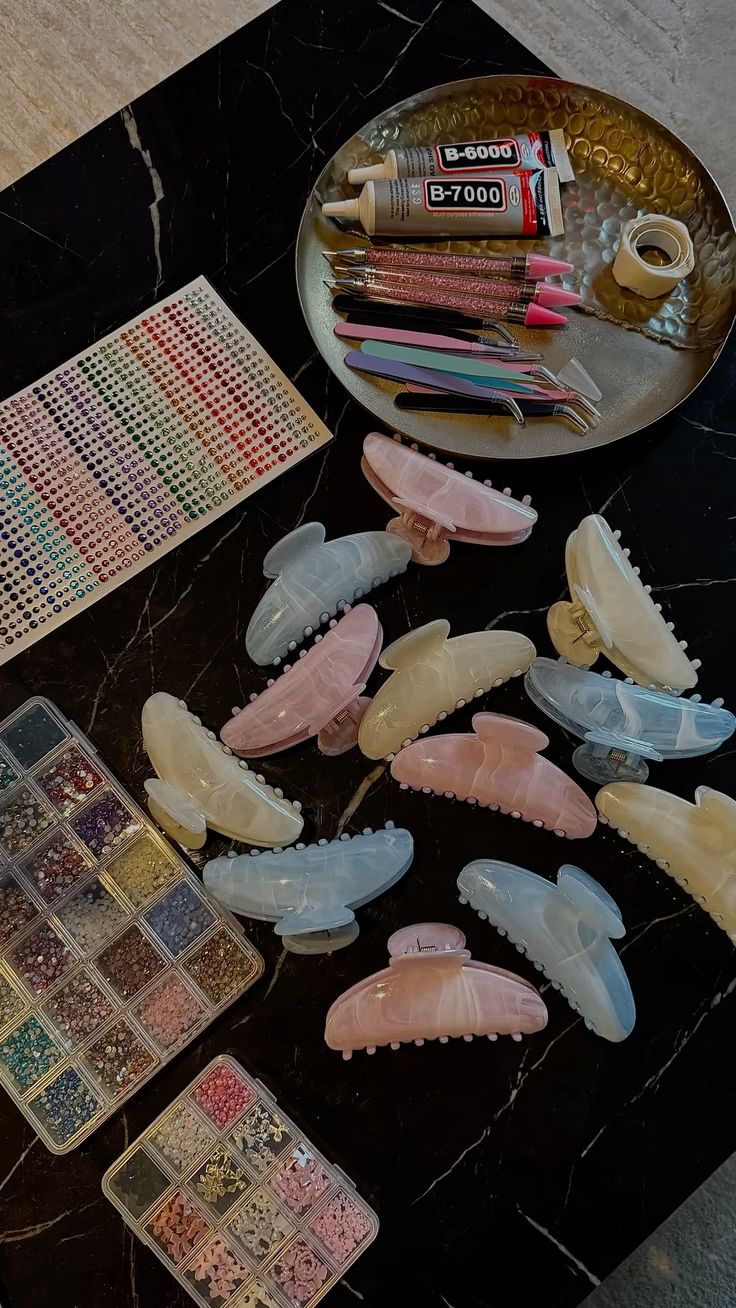9/22 BEDAZZLE CLAW CLIPS WORKSHOP