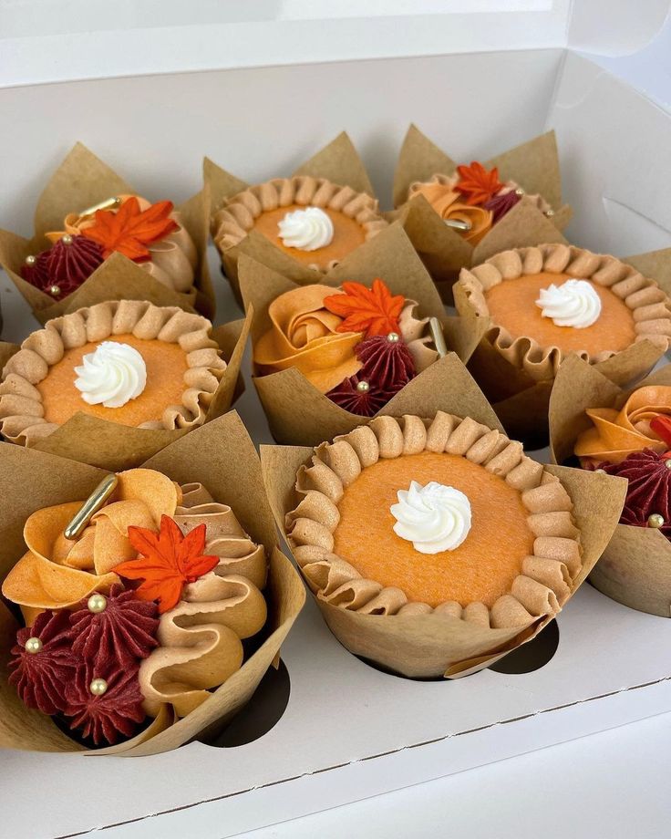 9/19 GILMORE GIRLS WEEKEND (SAT CUPCAKE DECORATING WORKSHOP)