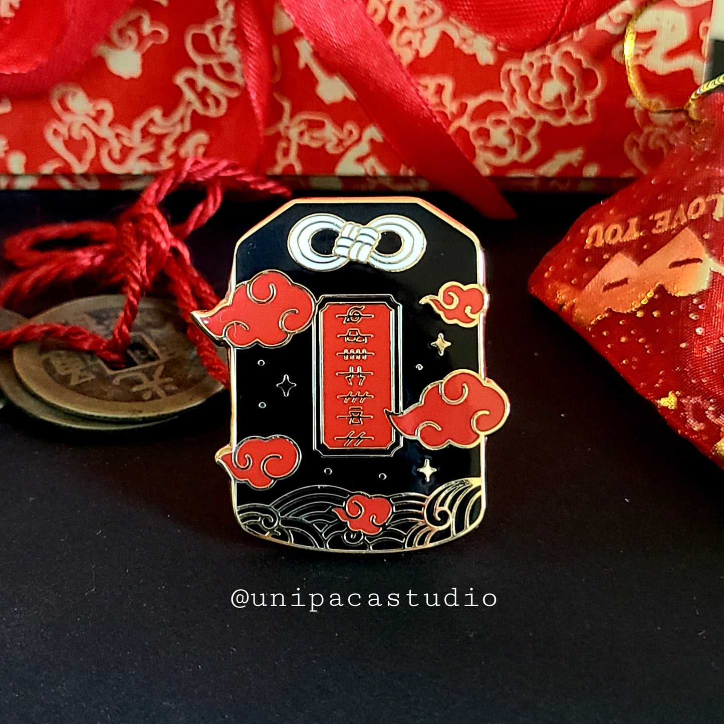 Item 51 - Naruto Akatsuki enamel pin