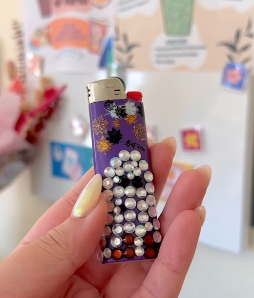10/12 BEDAZZLED LIGHTERS