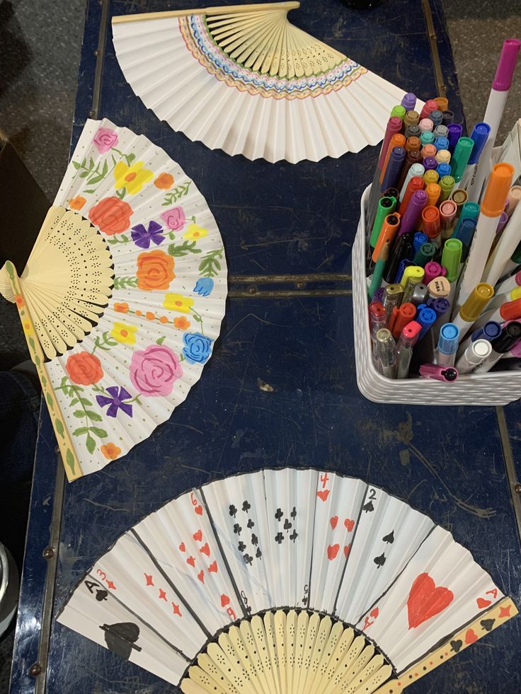 2/19 FAN DECORATING WORKSHOP