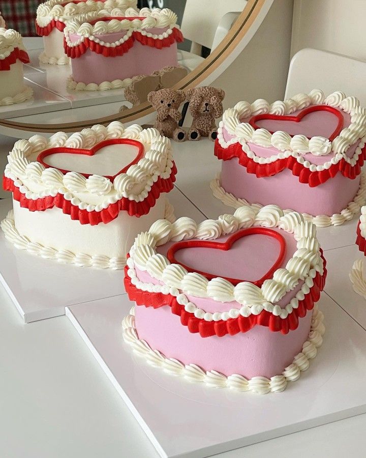 2/14  VALENTINE'S DAY CAKE DECORATING WORKSHOP